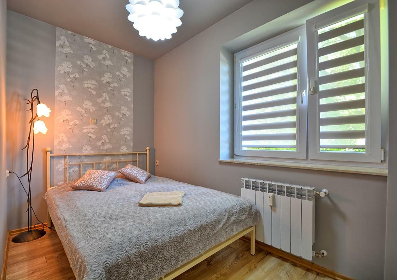 Apartament Dworcowa 4 Daire Ustrzyki Dolne Dış mekan fotoğraf